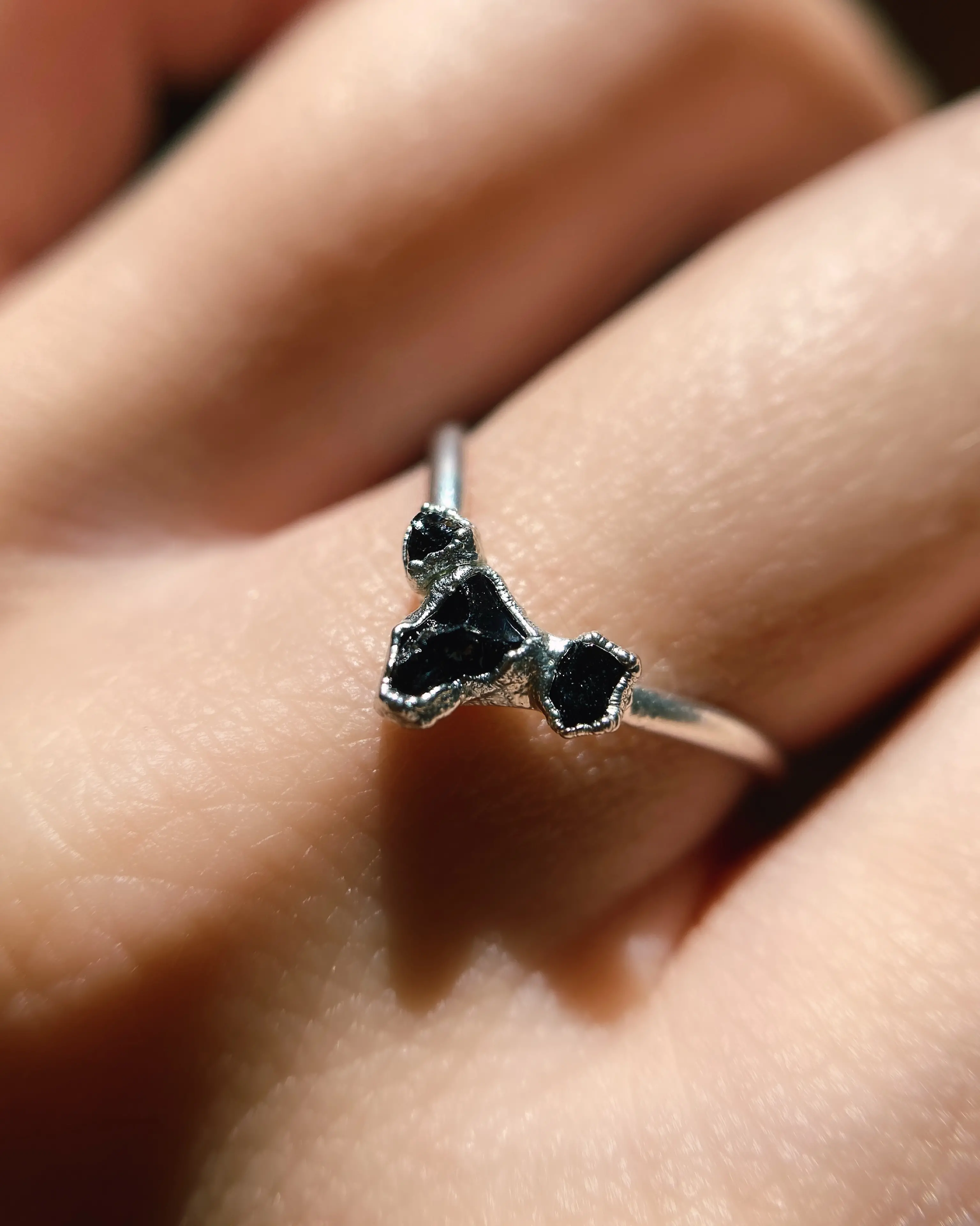 Ring versilbert